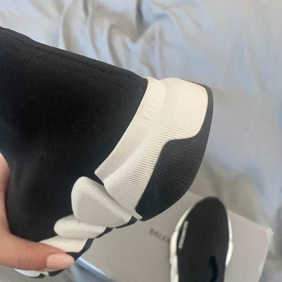 Worn Once! WOMEN'S SPEED 2.0 RECYCLED KNIT SNEAKER BICOLOR SOLE IN BLACK/WHITE - Picture 7 of 13